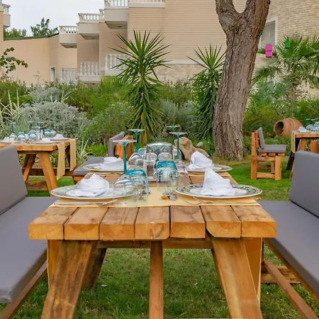 Amara Comfort Resort 5*